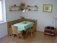 Bild 3 Ihre Essecke ist integriert in den Wohnraum mit 5 Sitzplätzen. - Bild 3: Ferienwohnung Pfau in Immenstaad am Bodensee