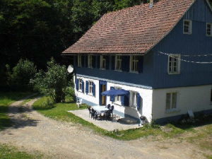 Bild 2: Das blaue Haus