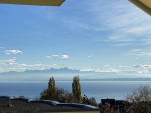 Blick vom Balkon auf den See und die Alpen - Richtung Süden - Bild 1: Ferienwohnung Sauer in Immenstaad - mit herrlichem Panorama-See-/Alpenblick