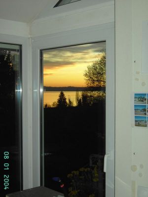 Blick aus dem Wohnzimmer bei untergehender Abendsonne - Bild 22: Haus Sibille - Fewo am Bodensee