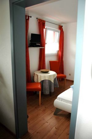 Alle unsere Zimmer sind individuell gestaltet. - Bild 5: Landhaus Pension Elisabeth in Meersburg - umgeben von Wein und Obstbäumen