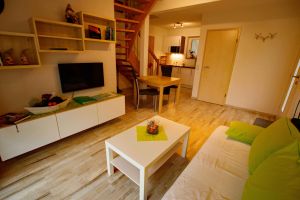 Blick vom Wohnzimmer zum Essbereich und Küche - Bild 5: Ferienwohnung Sylvia & Oliver Schön- Bodensee