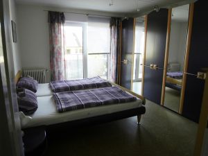 Schlafzimmer 1 - Bild 4: Ferienwohnung B im Ferienhaus Homburger