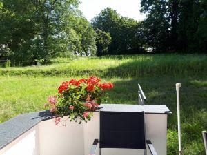 von der Süd-Terasse - Bild 4: Ferienwohnung HOMAL in Konstanz mit Blick ins Grüne