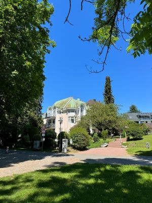 Haus vom Park aus Bild 1: Ferienwohnung Seeblick Mettnau