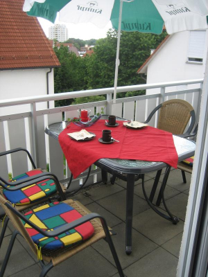 Balkon - möbliert - auch mit Grillmöglichkeit - Bild 5: Argenpark - 3 Zi-Maisonette-Fewo in Kressbronn am Bodensee